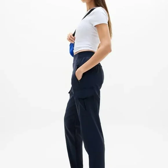 Athleta High Rise Cargo Pants 4 Navy Blue Travel Work Wrinkle Free NEW Pockets - Picture 6 of 12
